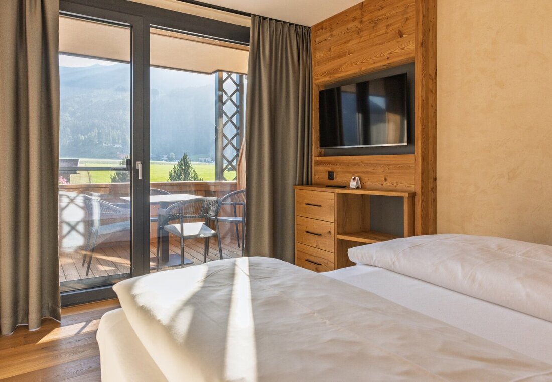 Aussicht vom Bett mit Sonnenstrahlen