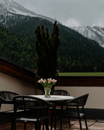 Terrasse mit Bergblick