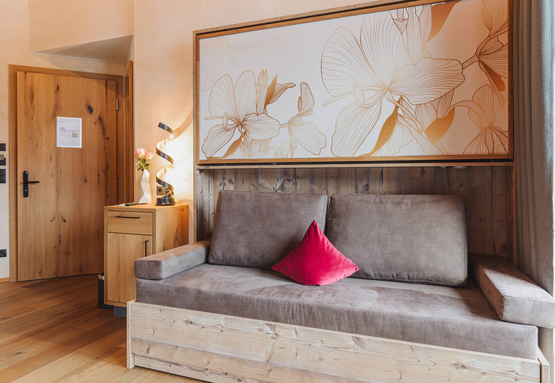 Gemütliche Couch in der Rootopsuite