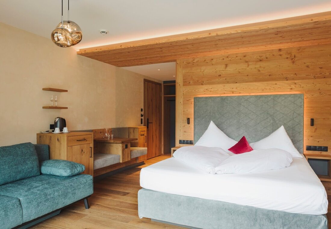 Juniorsuite Bett und Sitzgruppe