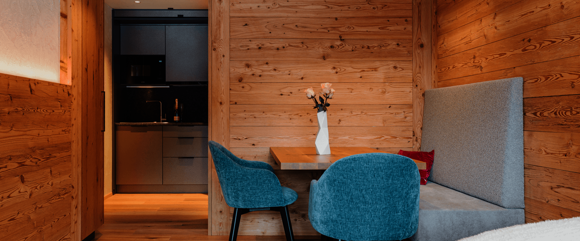 Sitzbereich mit Küchenzeile