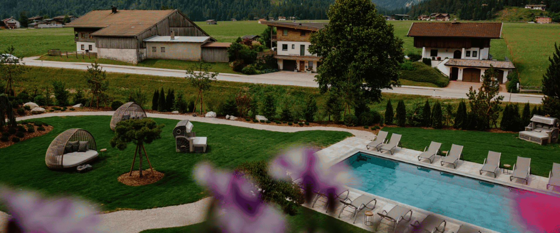 Garten mit Pool