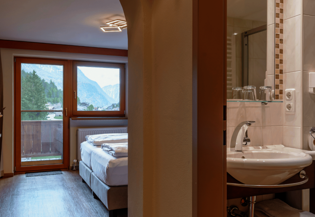 Durchgang Zimmer und Badezimmer