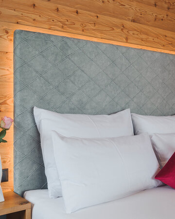 Großes Doppelbett im Sunset Studio
