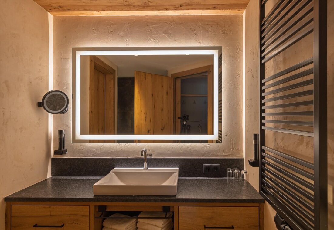 Badezimmer mit Waschbecken